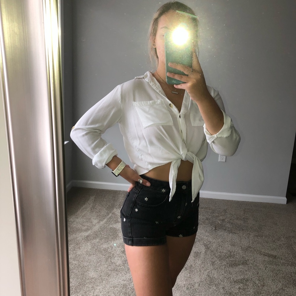 Cropped white tied collared shirt